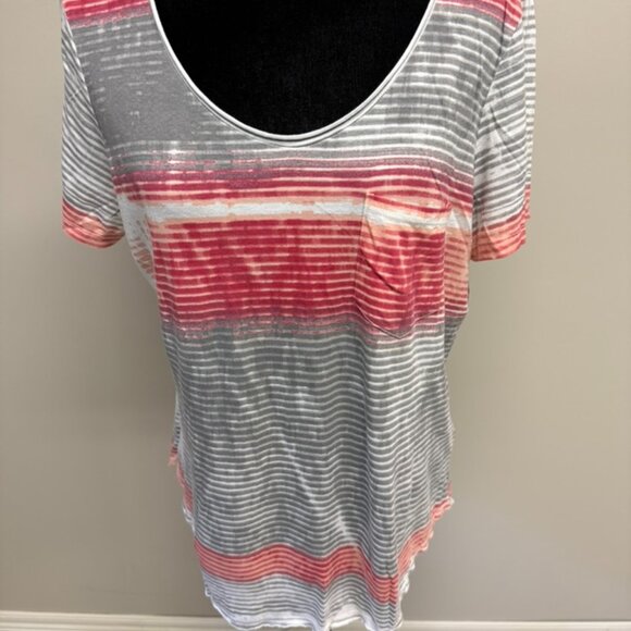 Calvin Klein Tshirt - Picture 2 of 3